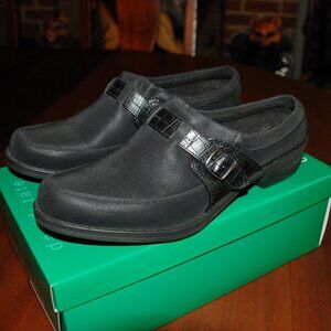 NWOT Bootie/Mule